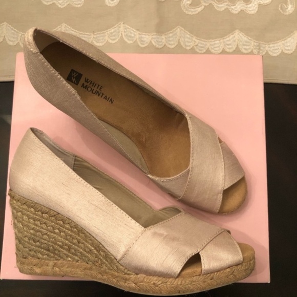 *WHITE MOUNTAIN* Ivory Matador Espadrille Wedges - Picture 4 of 8